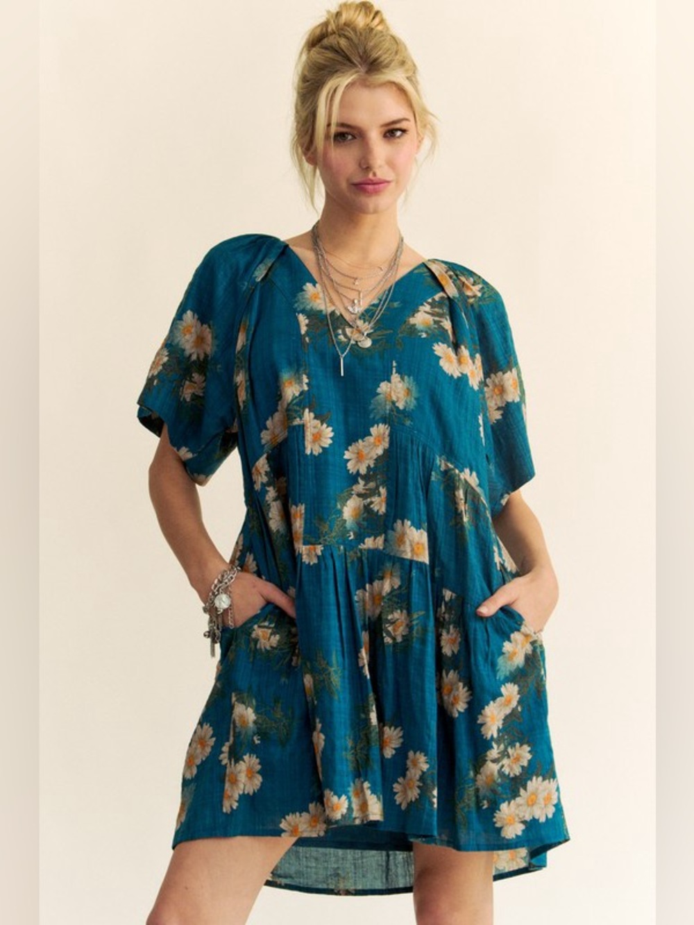 Davi & Dani Floral Print Short Bell Sleeve Pleated Mini Dress